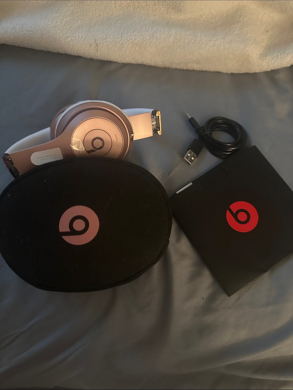 Beats by Dre Solo3 Wireless Headphones - Rose Gold and White